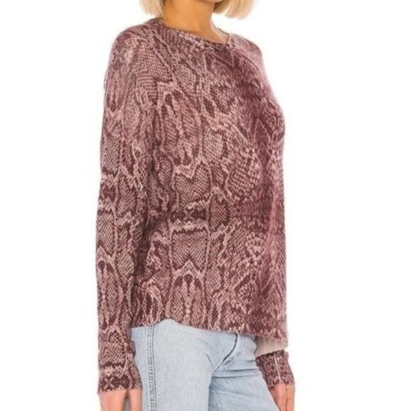 360 Cashmere Khloe Snake Print Crewneck Relaxed Fit Cashmere Lightweight Sweater - Picture 6 of 14